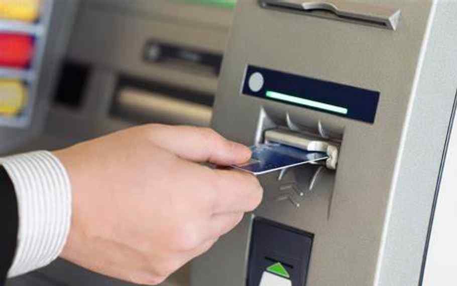 ATM dispenses 5 times more cash; locals hurry to withdraw money 1 New Project 2022 06 20T204711.332