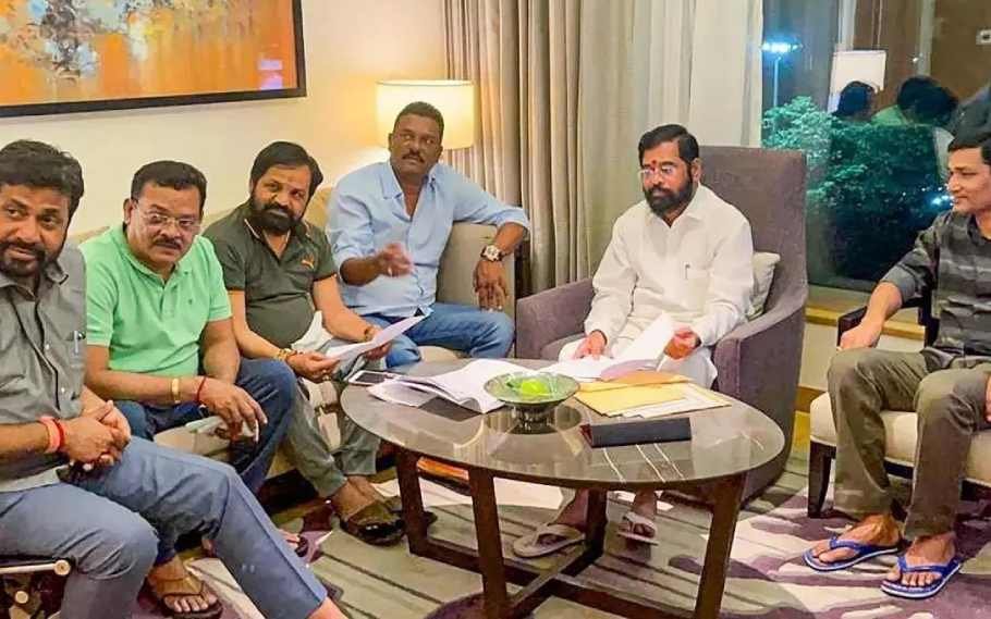 Eknath Shinde calls meeting of MLAs camping in Guwahati 1 eknath shinde