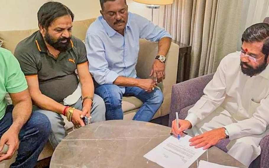 Eknath Shinde calls meeting of MLAs camping in Guwahati 2 eknath shinde