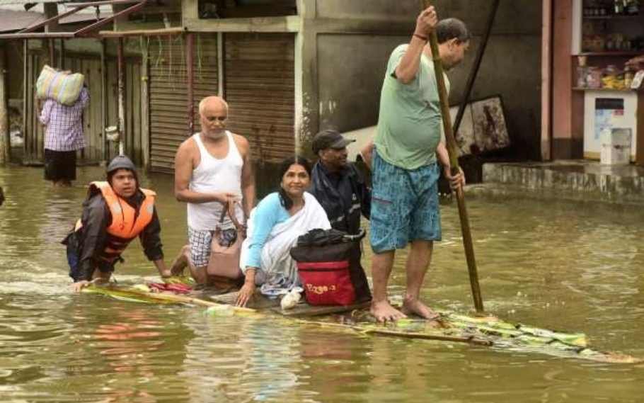 Assam Floods; rising water level, landslides and more 2 assam floods
