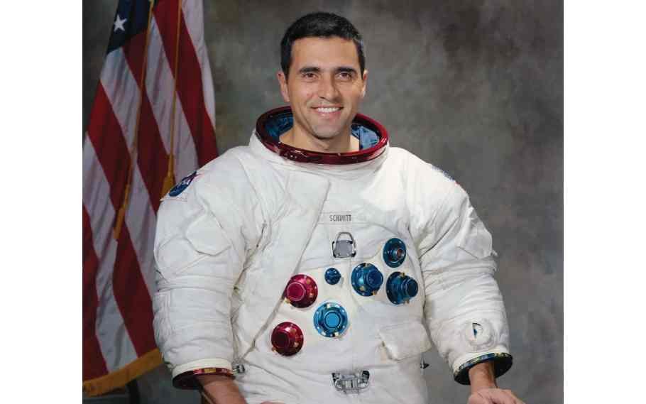 Do you Know about the astronaut who was allergic to the moon dust 1 allergic to the moon