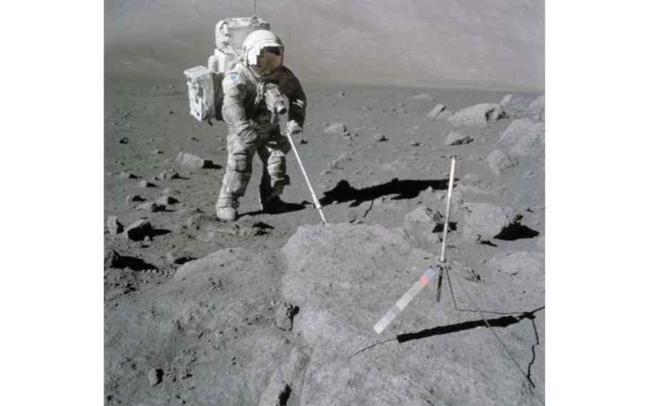Do you Know about the astronaut who was allergic to the moon dust 2 allergic to the moon