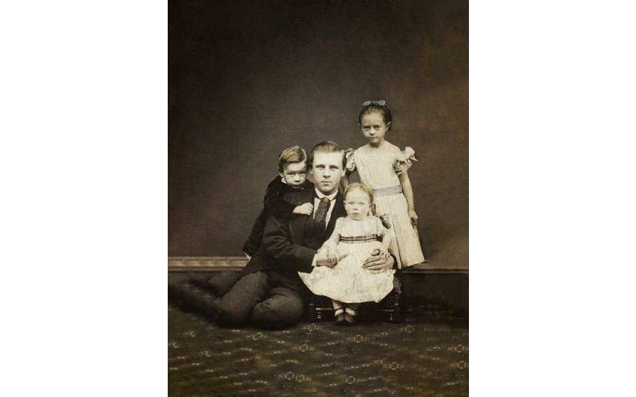 Do you know people in old photographs barely smiled? Here's why 1 photos