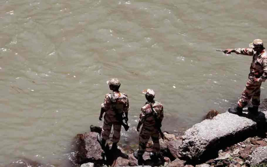 Assam: 2 women missing, 4 rescued after boat capsized in Ghiladhari river 2 boat capsized in Ghiladhari