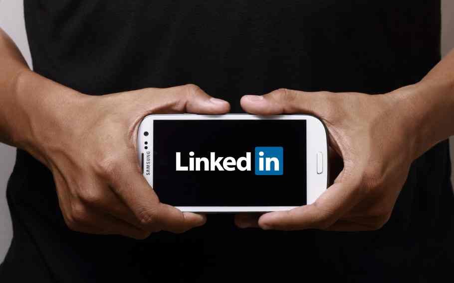 ways to make LinkedIn attractive