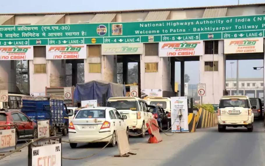 Central Govt to remove toll plazas from all National Highways 2 Remove all toll plazas