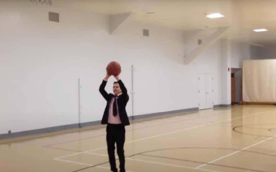 Do you know there is a Basketball court inside the US Supreme Court? 2 Basketball