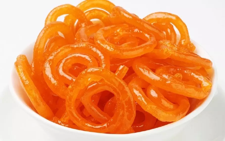 Easy Jalebi recipe at home! Try it out now 2 Jalebi