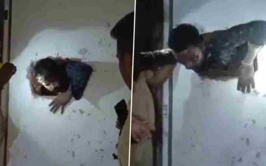 Viral Video: 2 thieves decide to steal liquor but end up drinking the stolen goods 1 thieves decide to steal liquor