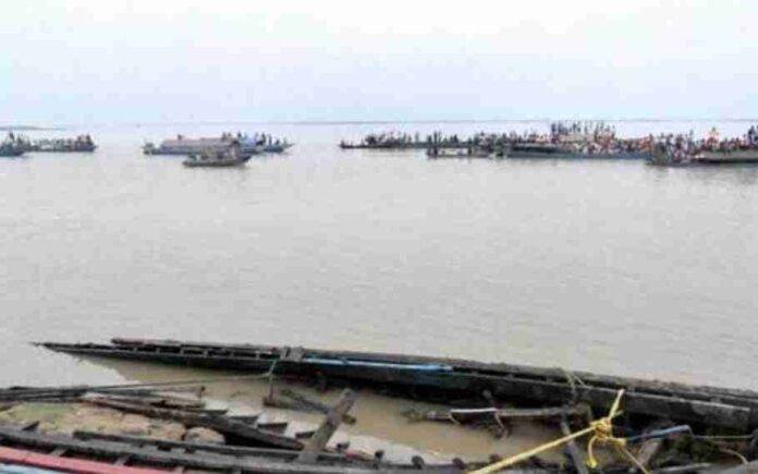 boat capsizes in Brahmaputra