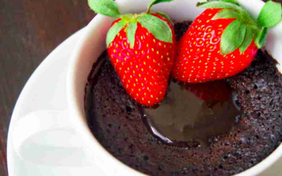 easy chocolate lava mug cake