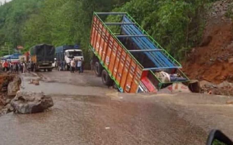 Massive Landslides at several places of Northeast India amid heavy rainfall 1 landslides