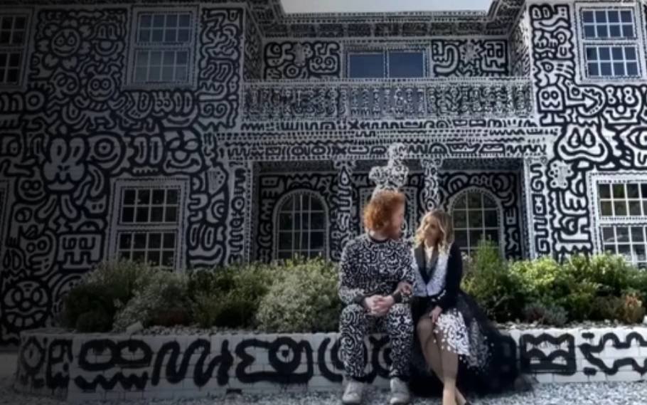 UK Artist Covers His Entire House With Doodles; Leaves Internet Amazed 2 UK Artist