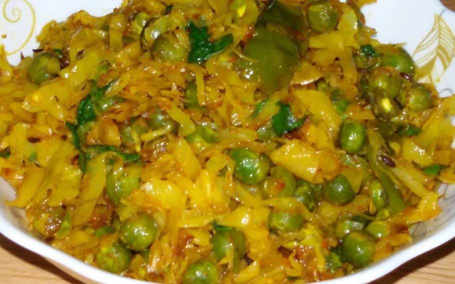 Cabbage And Green Peas Sabzi For Healthy Dinner; Check Out The Recipe 2 Cabbage And Green Peas