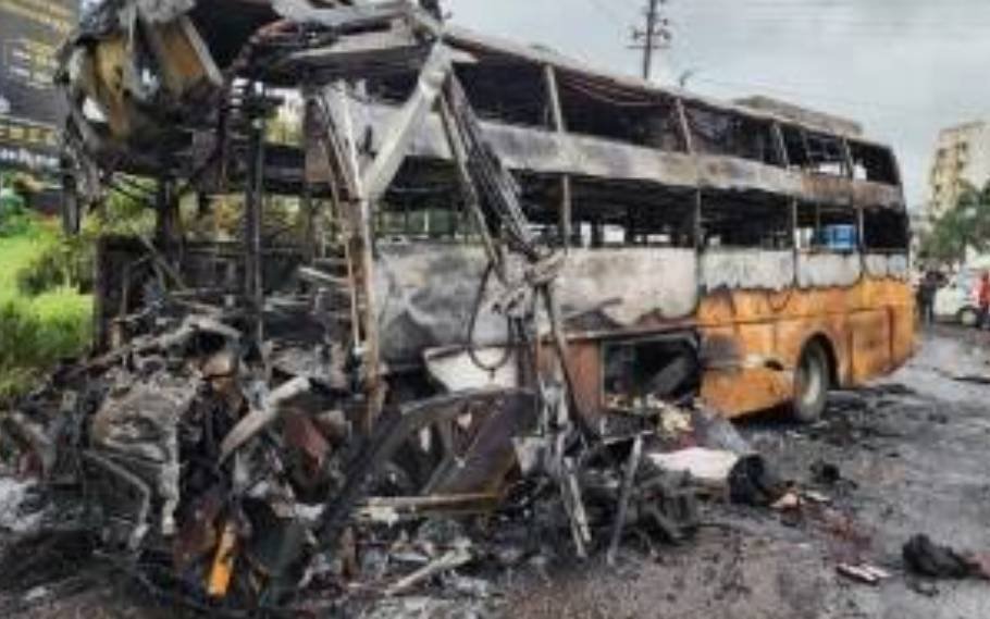 Nashik Bus Accident: 12 Dead, 30 Injured As Bus Catches Fire 2 Nashik Bus Accident