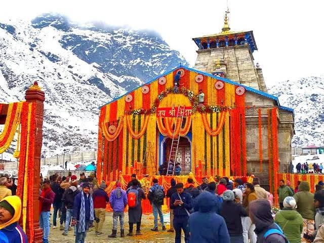 Assamese Japi takes center stage: Holy Kedarnath Temple adorned with 20,000 quintals of flowers and traditional craftsmanship 1 Kedarnath temple Yatra 2023
