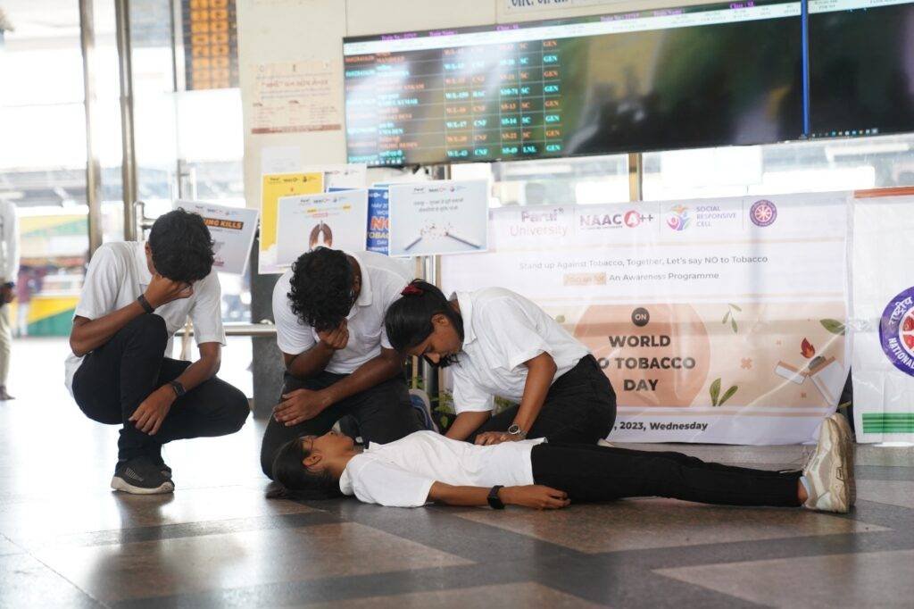 Parul University's Social Responsive Cell and National Service Scheme collaborates for a smoke-free Vadodara on World No Tobacco Day 1 Parul University's Social Responsive Cell and National Service Scheme collaborates for a smoke-free Vadodara on World No Tobacco Day