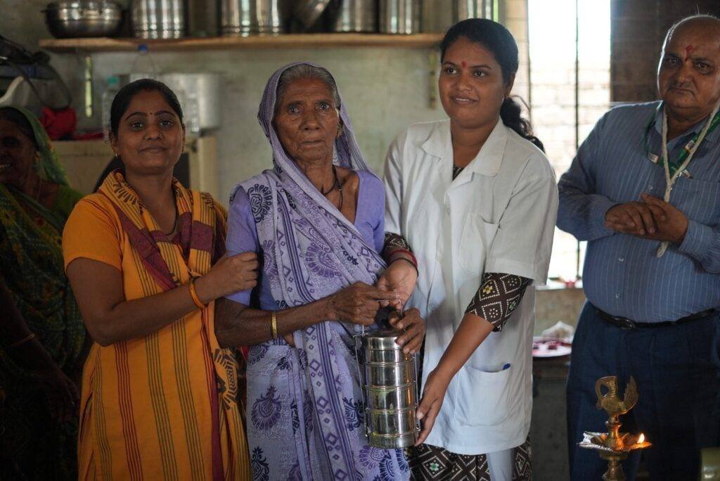 Parul University's Social Responsive Cell extends HUNF: Meals on Wheels initiative to Vyara village; providing nutritious meals to senior citizens 2 9C96E755 FDFE 46C0 B017 2DF240181B23