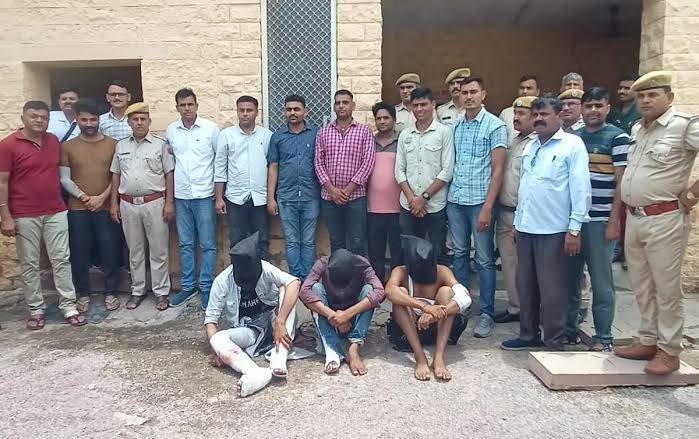 Horror in Jodhpur: 17-year-old Dalit girl gang-raped by 3 college students in front of boyfriend; accused held 1 17-year-old Dalit girl gang-raped by 3 college students in front of boyfriend; accused held