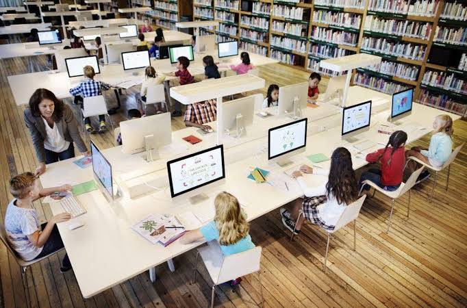 Preparing Students for the Future: Embracing the 4th Educational Revolution