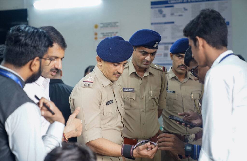 Parul University hosts Vadodara Police Hackathon 2023: A showcase of innovation and social responsibility 1 Parul University hosts Vadodara Police Hackathon 2023: A showcase of innovation and social responsibility