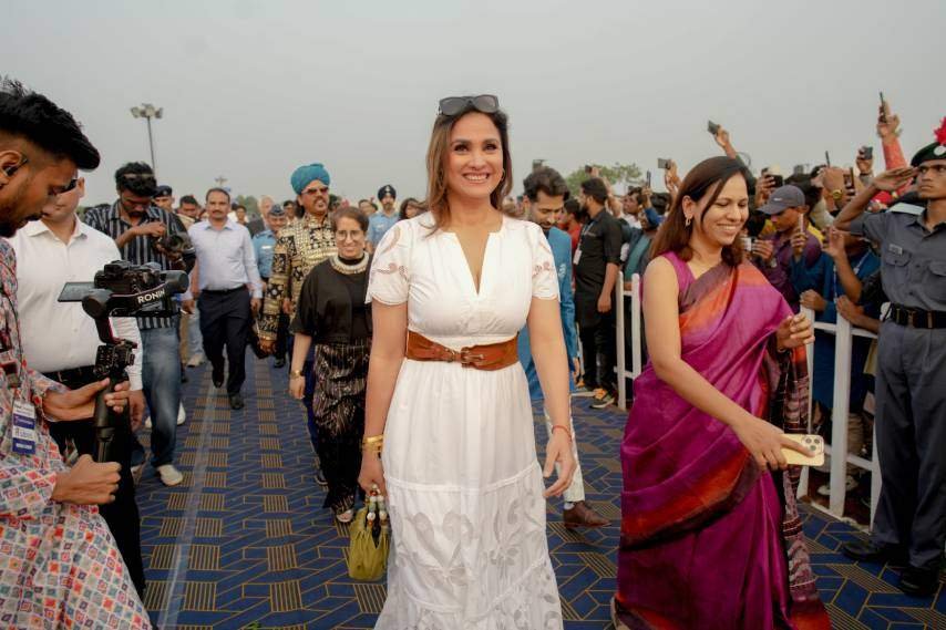 Stars Shine at I.I.M.U.N. Vadodara Conclave: Guneet Monga, Parineeti Chopra, and Lara Dutta Inspire 16,000 Young Minds 1 Vadodara