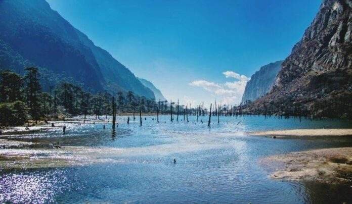 Northeast India lakes Lake Loktak Umiam Lake Meghalaya Tsomgo Lake Sikkim Deepor Beel Assam
