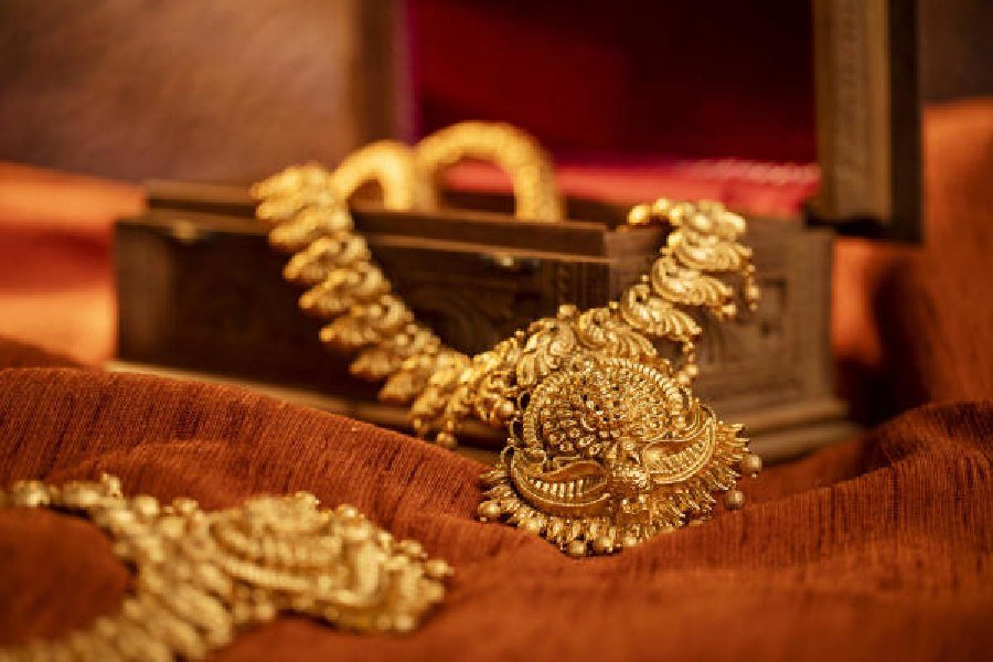 Gold Prices in India Soar Past ₹1 Lakh Per 10 Grams Amid Market Uncertainty 1 1744849078 gold